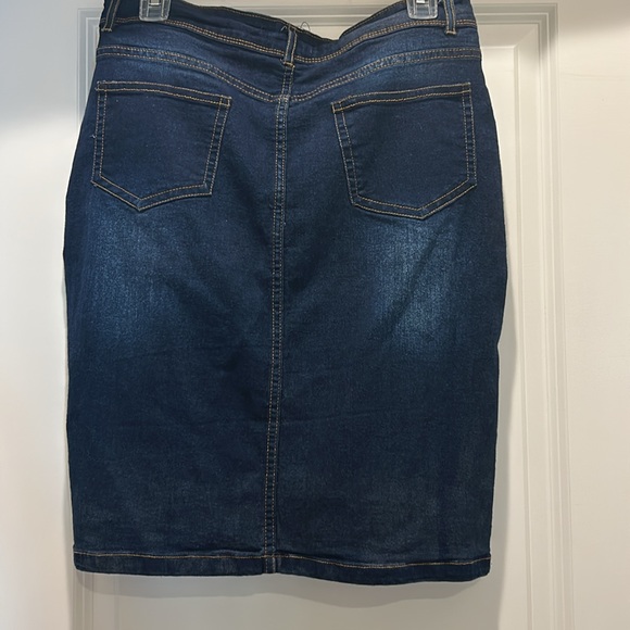 Denim Skirt! - Picture 6 of 7
